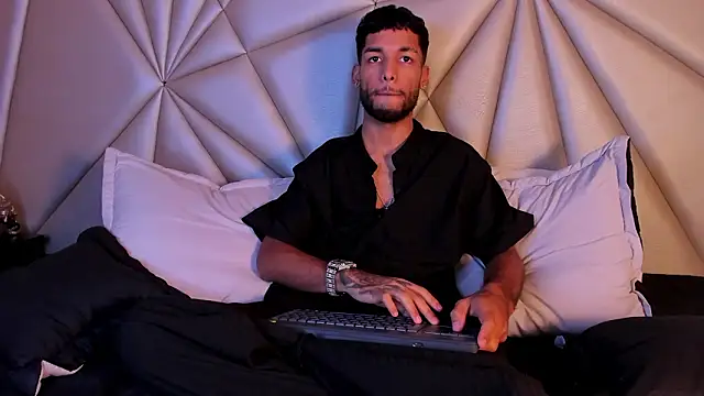 Thiagoferreti online show from March 19, 2:59 am