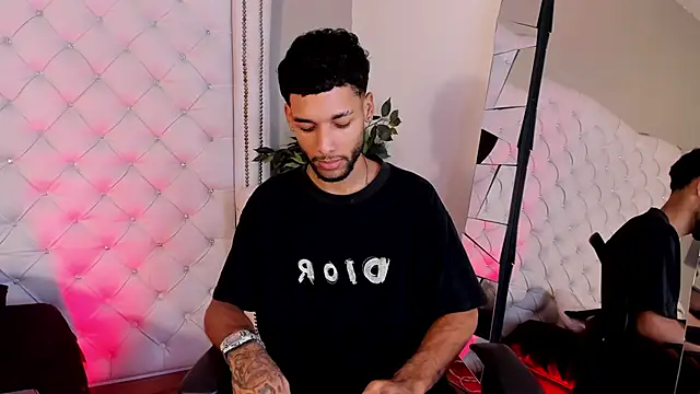 Thiagoferreti online show from April 15, 1:56 am