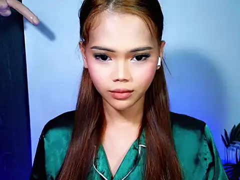 Snapshot of ur_holly_lexie chatting on November 18, 5:06 pm ur holly lexie online show from November 18, 5:06 pm