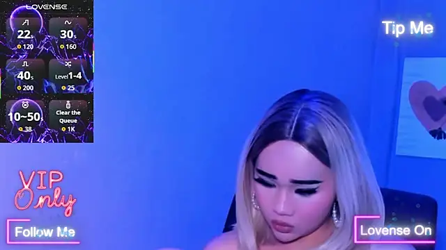 TriciaCumLoader online show from January 11, 8:25 pm