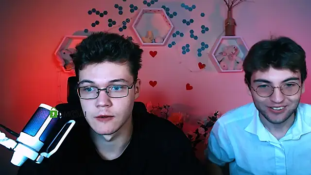 lucas long  online show from October 17, 7:49 pm