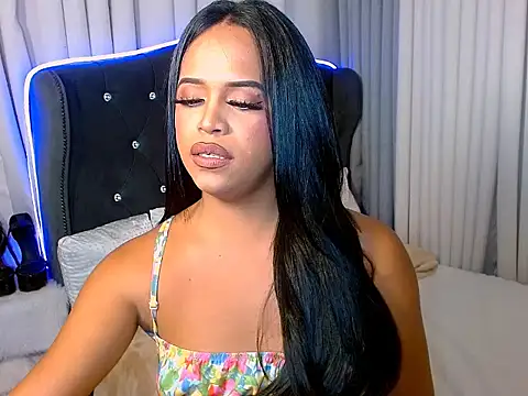 Lorainnelustts online show from October 10, 1:43 pm