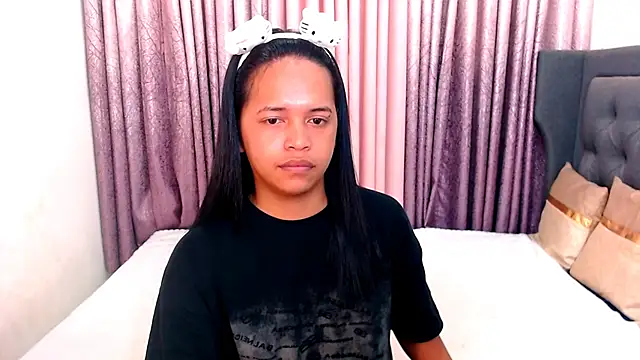 Lorainnelustts online show from October 28, 9:17 pm