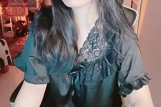 Snapshot of ___Daisy___ chatting on October 13, 8:09 pm Daisy online show from October 13, 8:09 pm