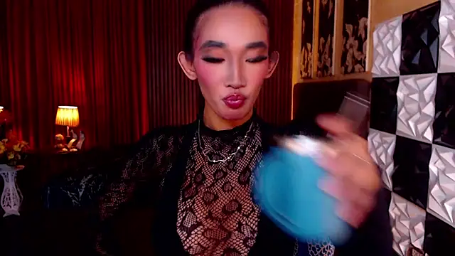 lhexiecollins online show from April 8, 12:54 am