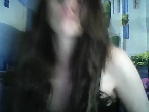 Snapshot of Qinini chatting on May 24, 8:14 pm Qinini online show from May 24, 8:14 pm