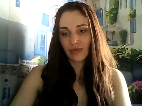 Snapshot of Qinini chatting on May 25, 9:37 am Qinini online show from May 25, 9:37 am