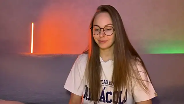 Snapshot of Oralaa1 chatting on February 11, 6:13 pm Oralaa1 online show from February 11, 6:13 pm