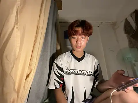 ur little secret online show from November 25, 2:17 pm