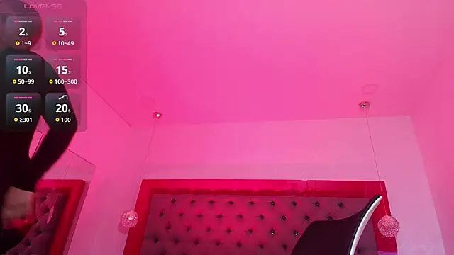 MirandaSould online show from June 20, 1:58 pm