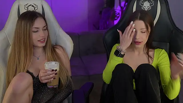 Selena Glow online show from November 28, 11:51 pm