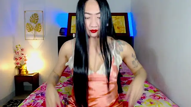 LovelyQueen69 online show from April 12, 12:04 am