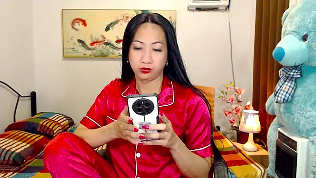 Snapshot of LovelyQueen69 chatting on May 29, 1:20 pm LovelyQueen69 online show from May 29, 1:20 pm