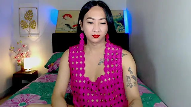 LovelyQueen69 online show from July 21, 5:04 pm