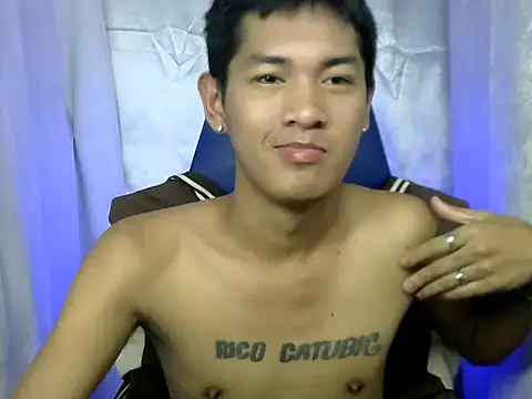 Snapshot of riks_tyler chatting on October 16, 5:41 am riks tyler online show from October 16, 5:41 am