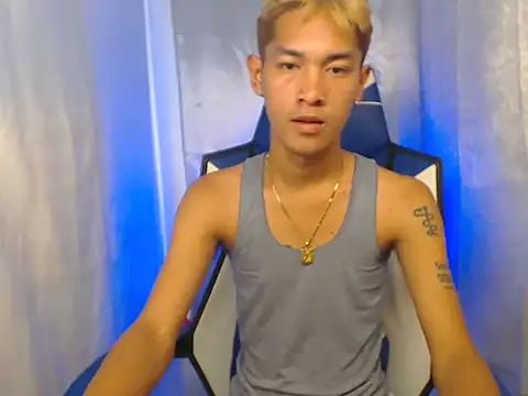 Snapshot of riks_tyler chatting on November 7, 5:07 am riks tyler online show from November 7, 5:07 am