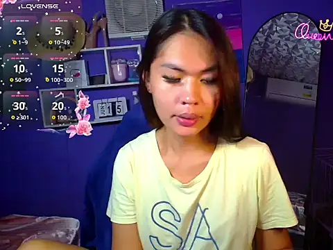 Snapshot of urgirljane chatting on June 15, 2:52 pm urgirljane online show from June 15, 2:52 pm