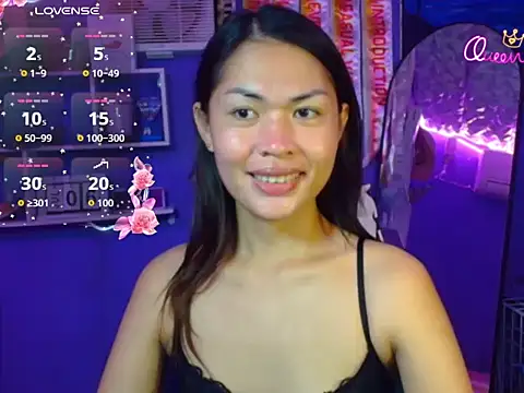 Snapshot of urgirljane chatting on July 6, 9:39 am urgirljane online show from July 6, 9:39 am