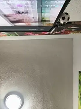 Snapshot of aavrdvh33 chatting on October 31, 9:38 pm aavrdvh33 online show from October 31, 9:38 pm