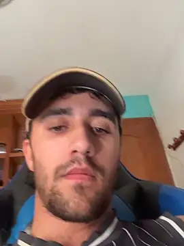 Snapshot of aavrdvh33 chatting on November 23, 3:23 pm aavrdvh33 online show from November 23, 3:23 pm