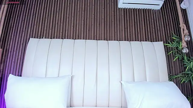 SandraMilerr online show from November 15, 4:10 am