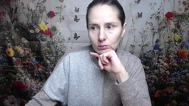 KarinaSwann online show from October 6, 5:05 am