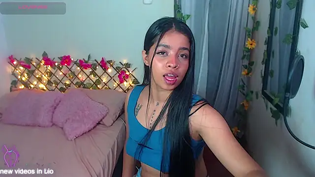 Snapshot of Angie_Lee01 chatting on October 27, 11:52 pm Angie Lee01 online show from October 27, 11:52 pm