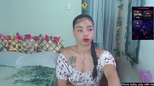 Snapshot of Angie_Lee01 chatting on November 14, 11:20 am Angie Lee01 online show from November 14, 11:20 am