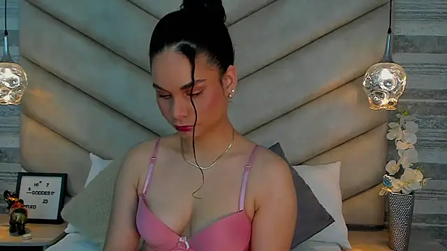 AgathaMendoza online show from October 9, 7:01 pm