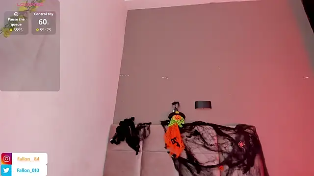 Snapshot of fallon_08 chatting on October 25, 8:03 pm fallon 08 online show from October 25, 8:03 pm