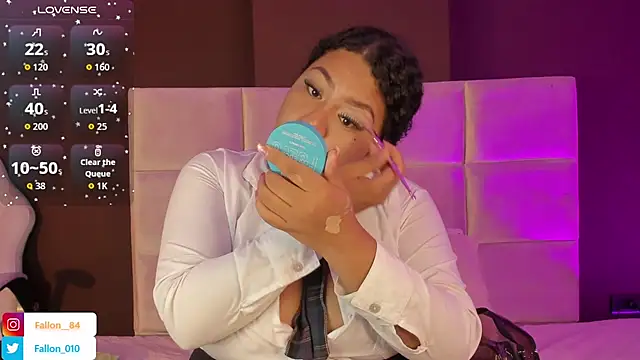 Snapshot of fallon_08 chatting on November 12, 8:08 pm fallon 08 online show from November 12, 8:08 pm