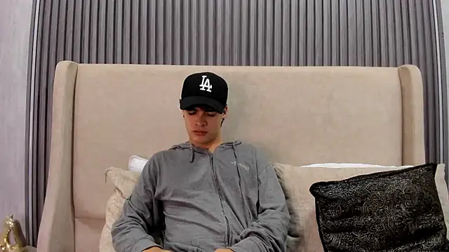 BenitoSaenz online show from October 12, 3:38 am