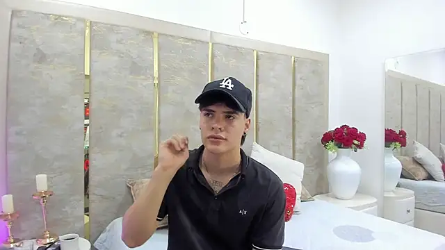 BenitoSaenz online show from October 24, 11:39 am