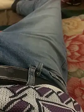 Snapshot of Aq2006 chatting on February 14, 7:32 pm Aq2006 online show from February 14, 7:32 pm