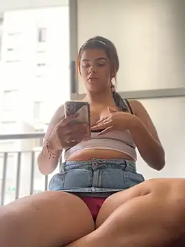 Snapshot of Kaily_Sweet16 chatting on October 18, 5:03 pm Kaily Sweet16 online show from October 18, 5:03 pm