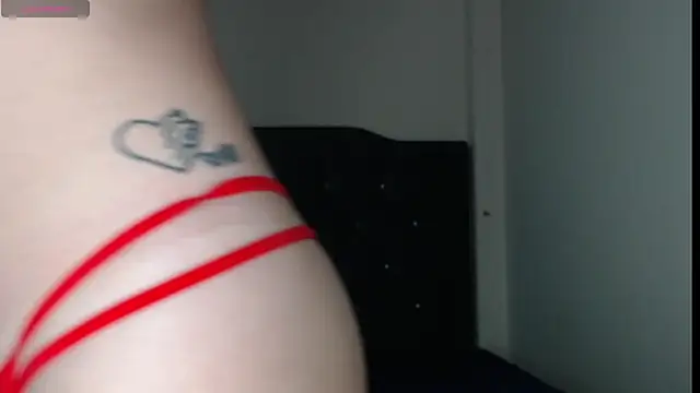 Snapshot of estrellajade chatting on March 11, 4:51 am estrellajade online show from March 11, 4:51 am