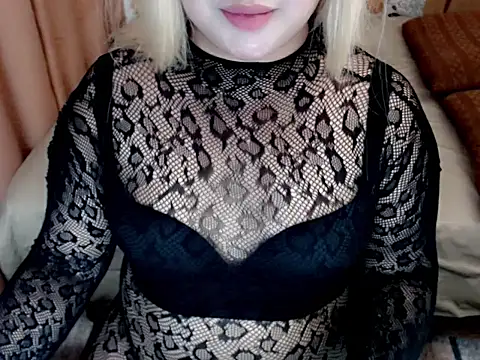 yoursweet janne online show from April 30, 7:20 pm