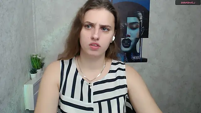 AmandaDimond  online show from November 2, 11:56 am