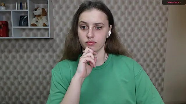 AmandaDimond  online show from April 18, 11:58 am