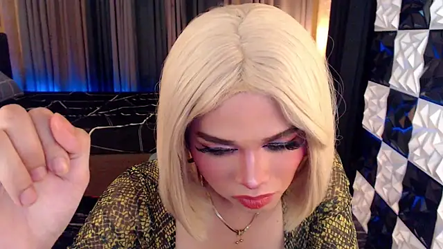 BigCockMaxineTS online show from November 6, 6:31 pm