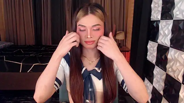 BigCockMaxineTS online show from November 16, 7:08 pm