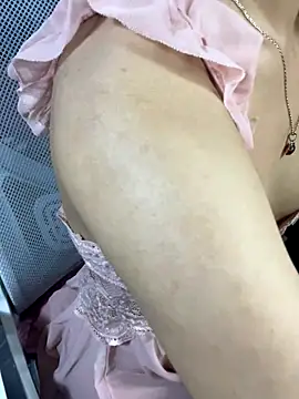 Snapshot of Mina048 chatting on October 13, 4:18 pm Mina048 online show from October 13, 4:18 pm