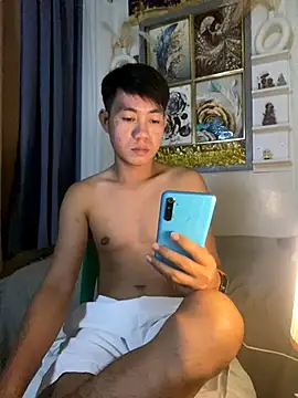 Snapshot of xshyboyx chatting on September 10, 3:23 pm xshyboyx online show from September 10, 3:23 pm