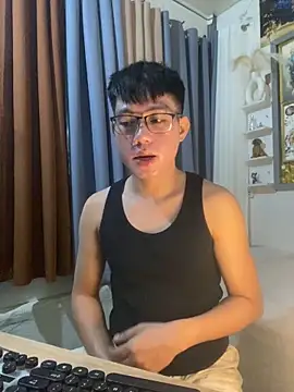 xshyboyx online show from December 5, 11:41 am