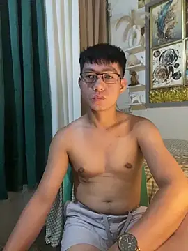 xshyboyx online show from June 4, 2:45 pm