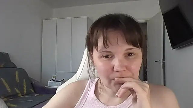 Snapshot of Qaynii chatting on September 15, 2:28 pm Qaynii online show from September 15, 2:28 pm