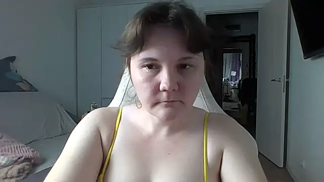 Snapshot of Qaynii chatting on October 9, 7:45 pm Qaynii online show from October 9, 7:45 pm