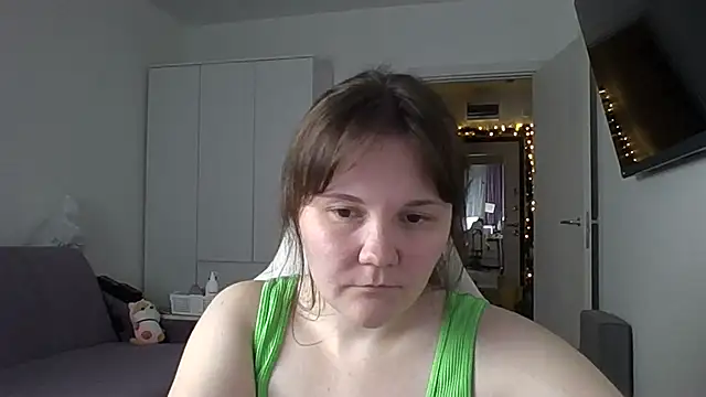 Snapshot of Qaynii chatting on October 13, 2:06 pm Qaynii online show from October 13, 2:06 pm