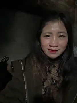 Snapshot of ThiHa003 chatting on February 1, 4:00 am ThiHa003 online show from February 1, 4:00 am