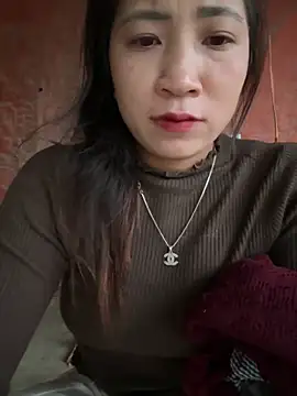 Snapshot of ThiHa003 chatting on February 8, 1:31 am ThiHa003 online show from February 8, 1:31 am